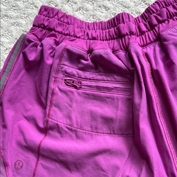 Lululemon Hotty Hot Shorts - Picture 3 of 4